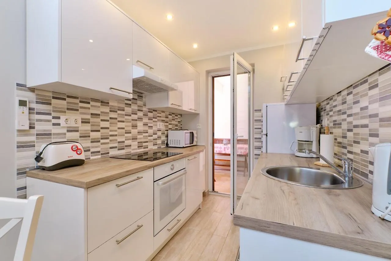 Apartments With A Parking Space Mali Lošinj