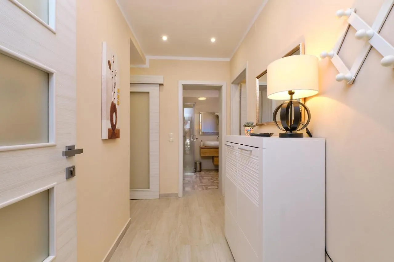 Apartments With A Parking Space Мали-Лошинь 0*,  Хорватия