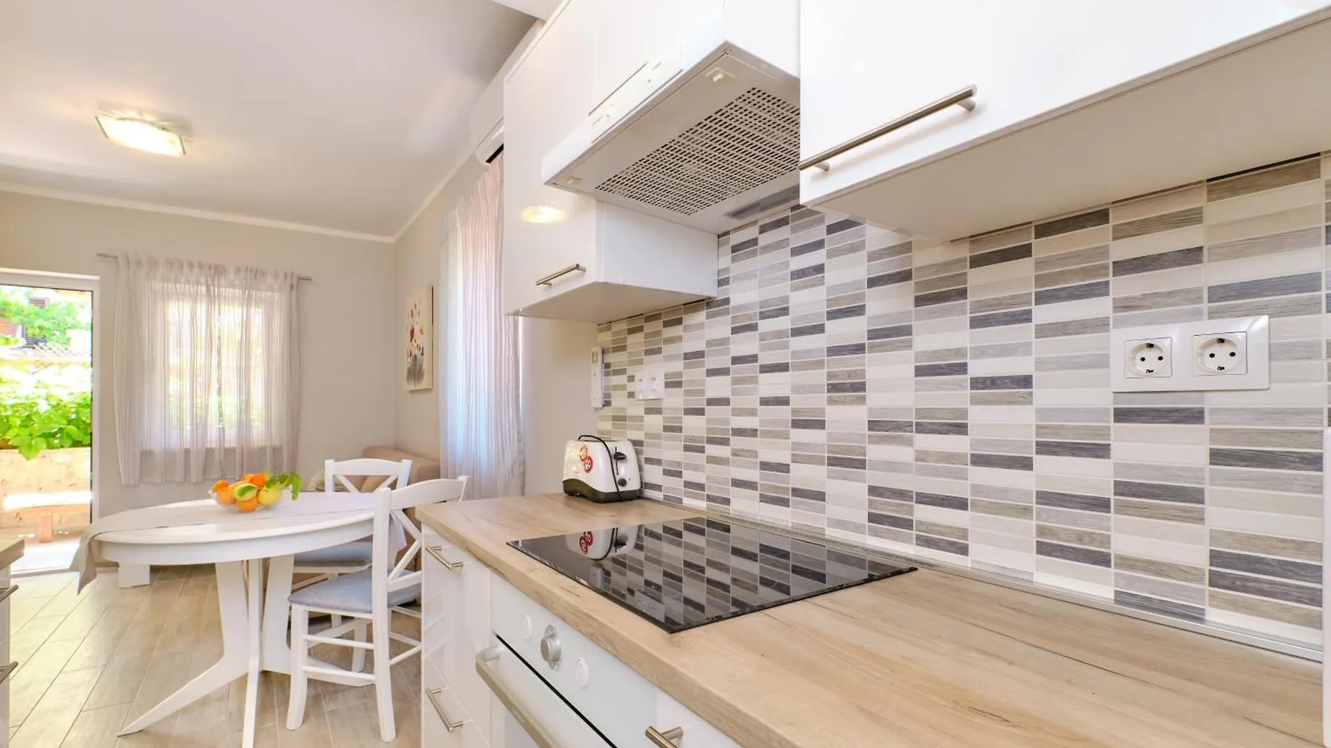 Apartments With A Parking Space Mali Lošinj